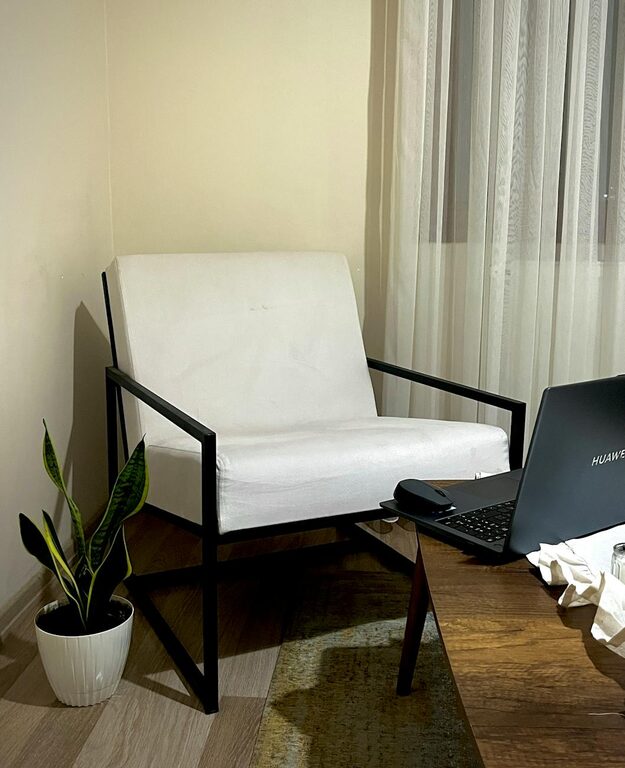 Simple Tips for Creating a Cozy and Inviting Home Atmosphere