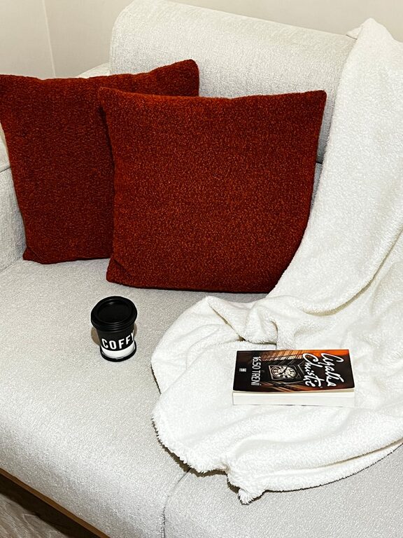 Simple Tips for Creating a Cozy Reading Nook at Home